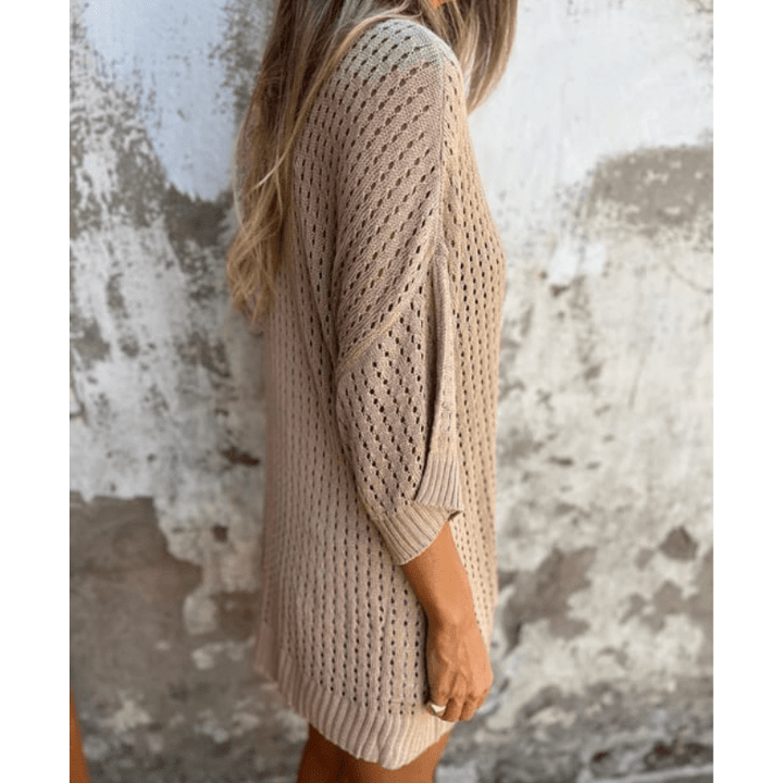 Light top aria con motivi di lavoro open da donna - taglio fluido, maniche 3/4 e design traspirante di Looksy