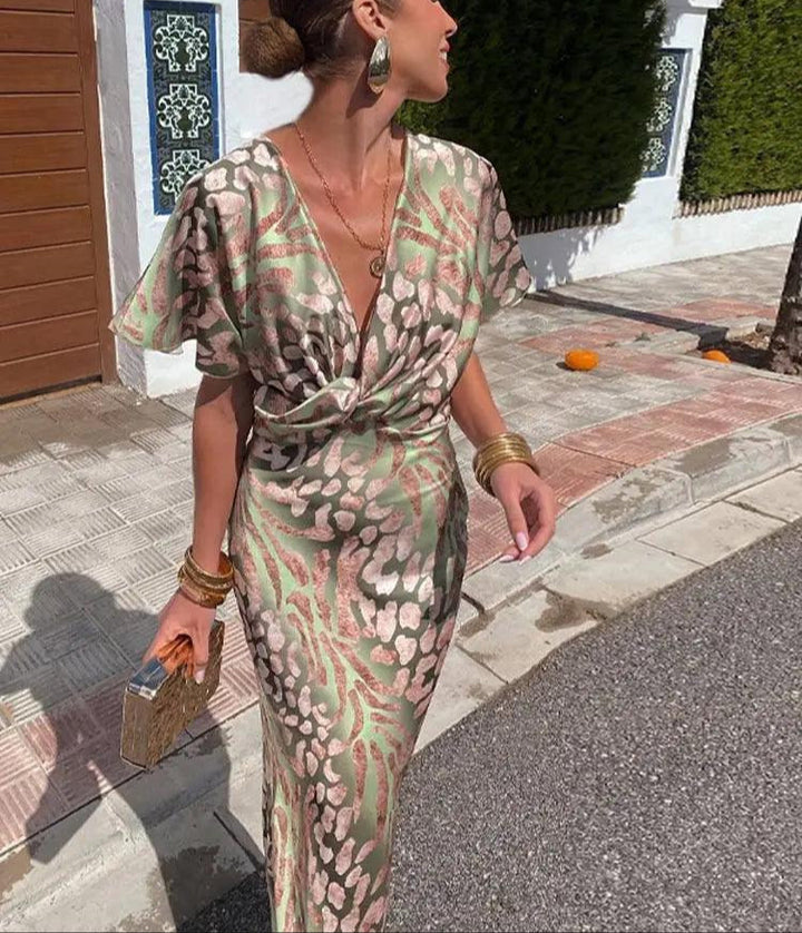Vestido para mujeres de Lyn Women - elegante vestido en V -ck con detalles retorcidos y corte halagador