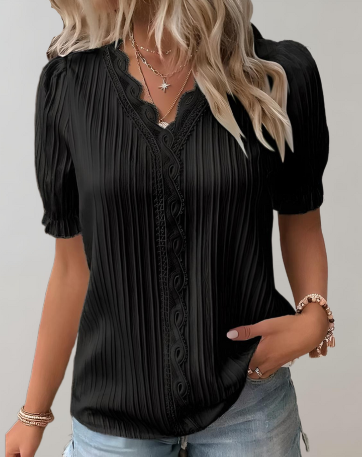 Camicetta da donna Kehlani: elegante camicetta plissettata con dettagli discreti e stile casual elegante