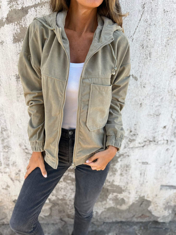 Sophie Veste Mi-Saison – Veste en Velours Côtelé avec Capuche Ajustable & Design Polyvalent