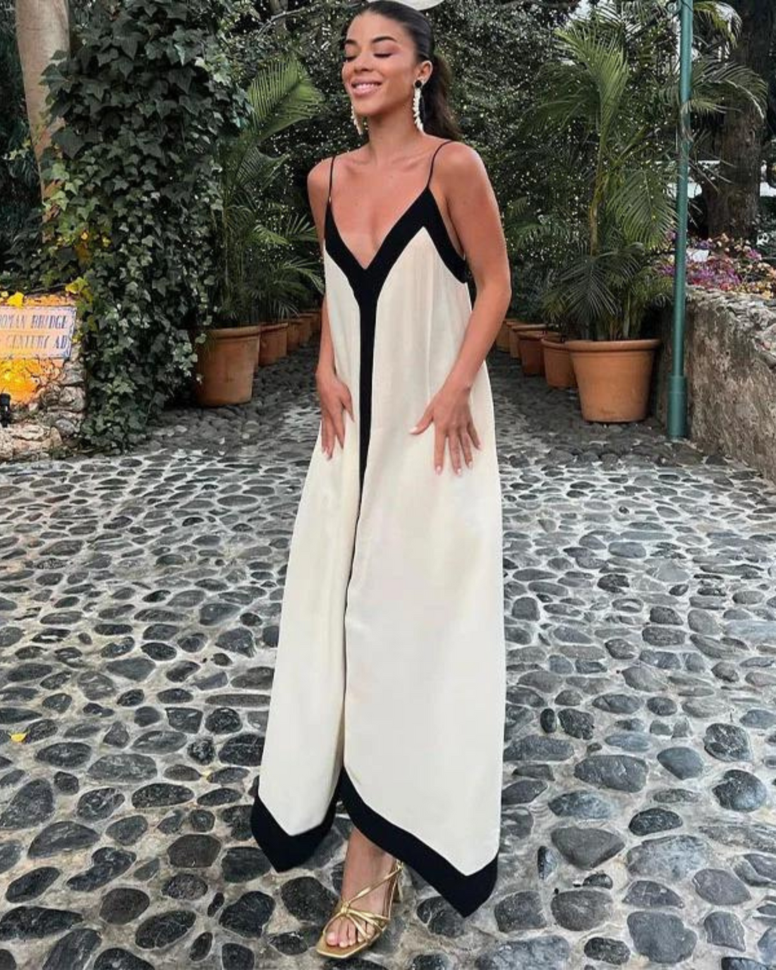 Vestido para mujeres de Mery: elegante vestido midi con tela transpirable con un corte halagador y atemporal