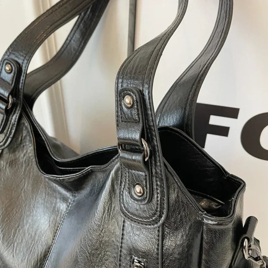 Dakota Sac Bandoulière Femme – Sac en Cuir Élégant avec Bandoulière Réglable & Design Spacieu
