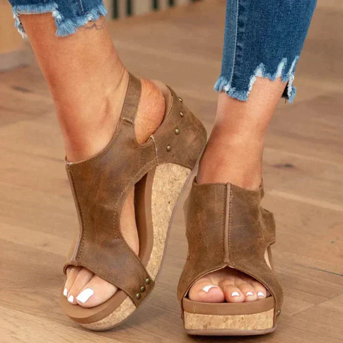 Sandalias de cuña para mujeres de Milla: cuero PU, tacón de corcho, extremo abierto y brida trasera