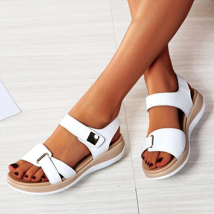 Sandalias de mujeres de Grace: cómodas sandalias con bucle ajustable y suela de soporte