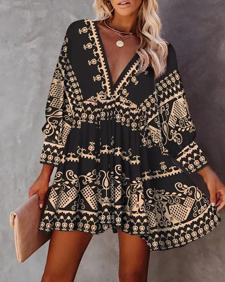 Robe d’Été Femme Ava – Mini Robe Légère avec Col en V, Manches 3/4 & Détail Bohème Imprimé