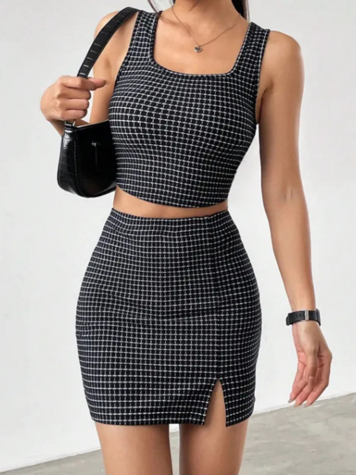 Ensemble Femme Audrey – Blazer à Carreaux et Jupe au Style Intemporel avec Coupe Cintrée et Design Moderne