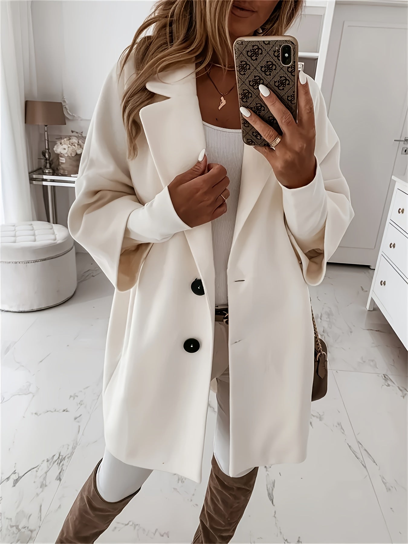 Vivienne Manteau Mujer Albaricoque – Corte Elegante y Casual con Cuello de Solapa Clásico y Botones Negros