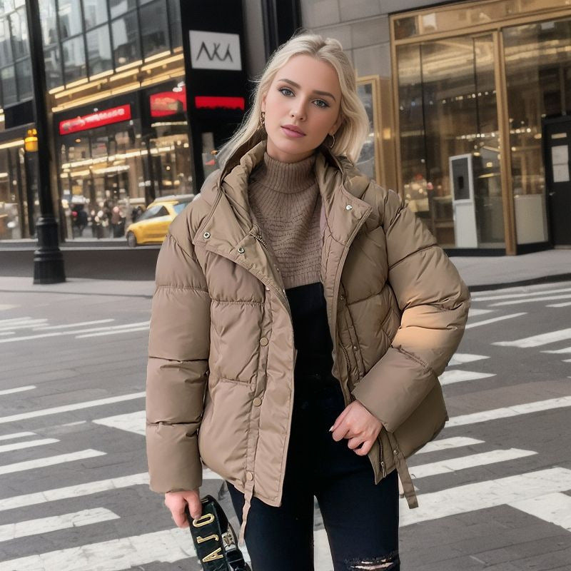 Novie Chaqueta Acolchada Corta para Mujer con Capucha – Ligera, Acolchada y Estilo Urbano Moderno