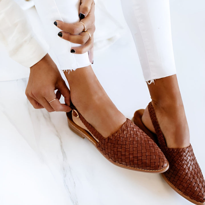 Leslie Slingbacks Flates Women - Diseño trenzado elegante, extremo puntiagudo y brida ajustable