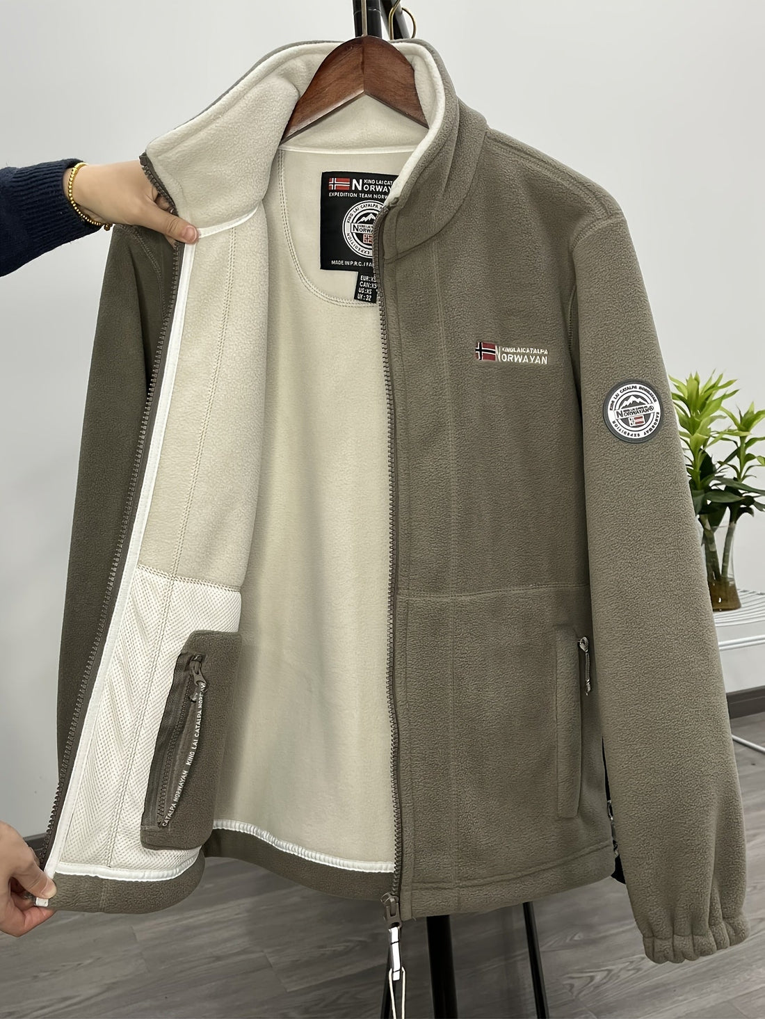 Julius Veste Polaire Outdoor Homme – Douce, Chaude & Légère avec Col Protecteur