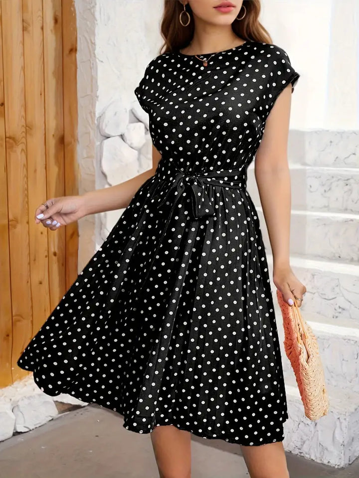 Sarrah Robe Plissée Femme – Confortable, Motif Pois Intemporel & Coupe Flatteuse