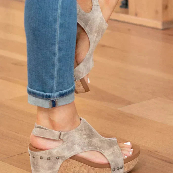 Sandalias de cuña para mujeres de Milla: cuero PU, tacón de corcho, extremo abierto y brida trasera