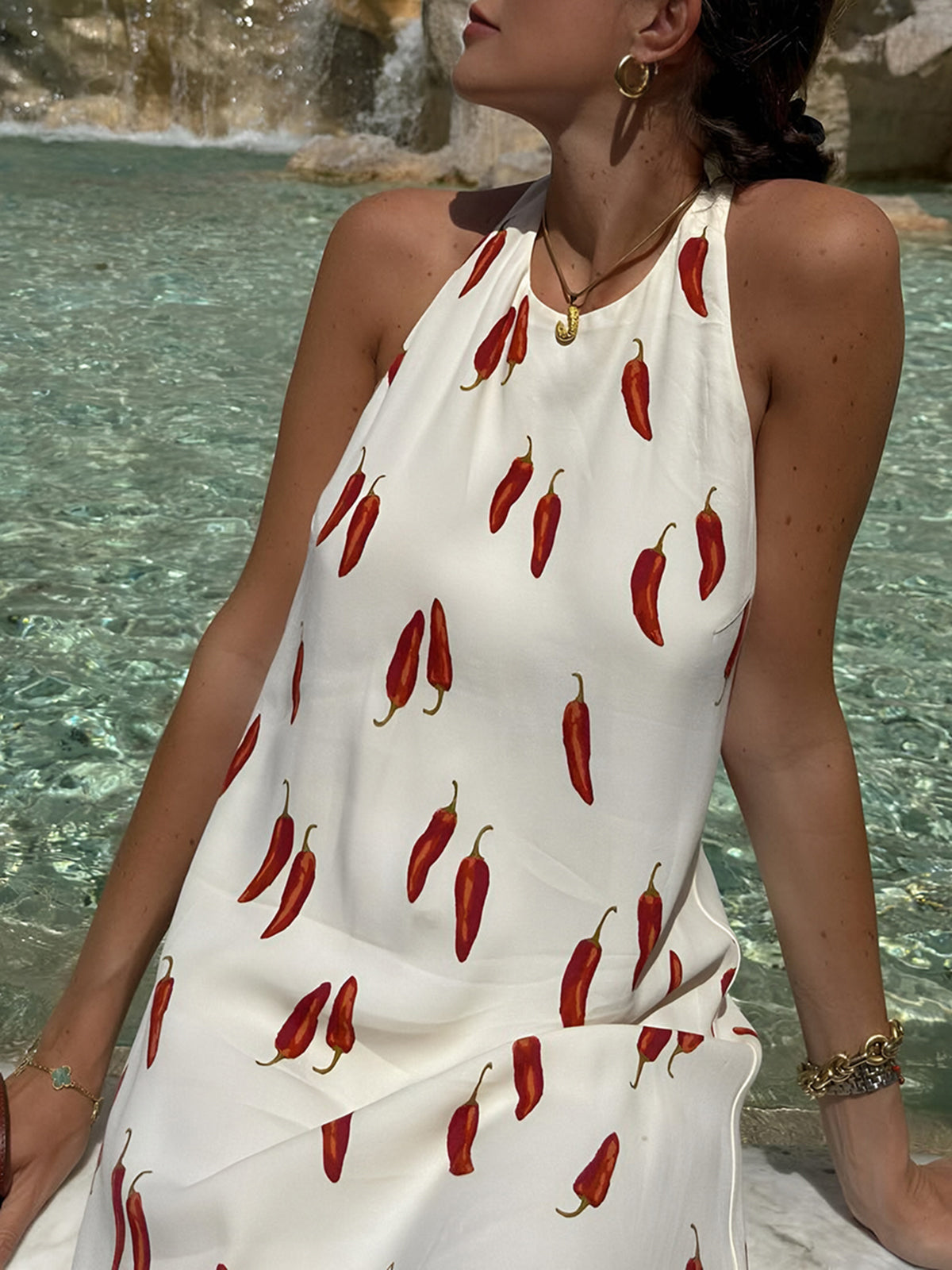 Vestido de verano para mujeres de Natalia: vestido corto sin espalda con estampado de pimiento rojo y copa ligera