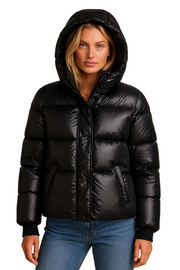 Byron Kurtka Puchowa Męska z Kapturem – Ciepła, Błyszcząca i Komfortowego Kroju na Zimę