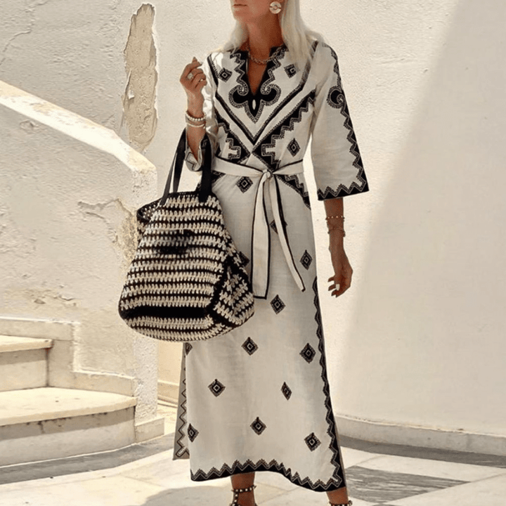 Bérengère Robe Longue Brodée Femme – Taille Ceinturée Ajustable & Manches ¾ Élégantes