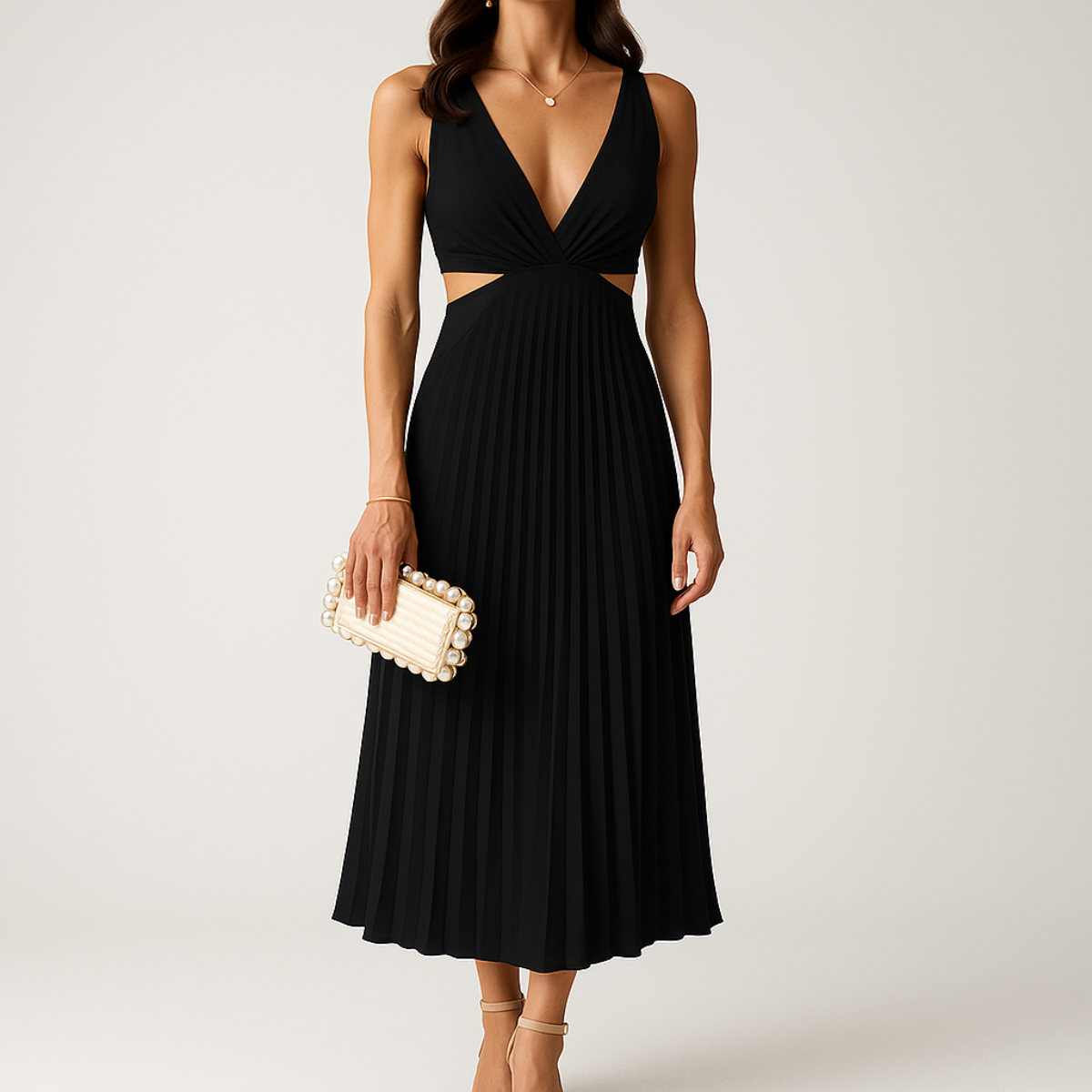 Vestido plisado de Shandee: satén brillante, corte de líquido y elegancia refinada