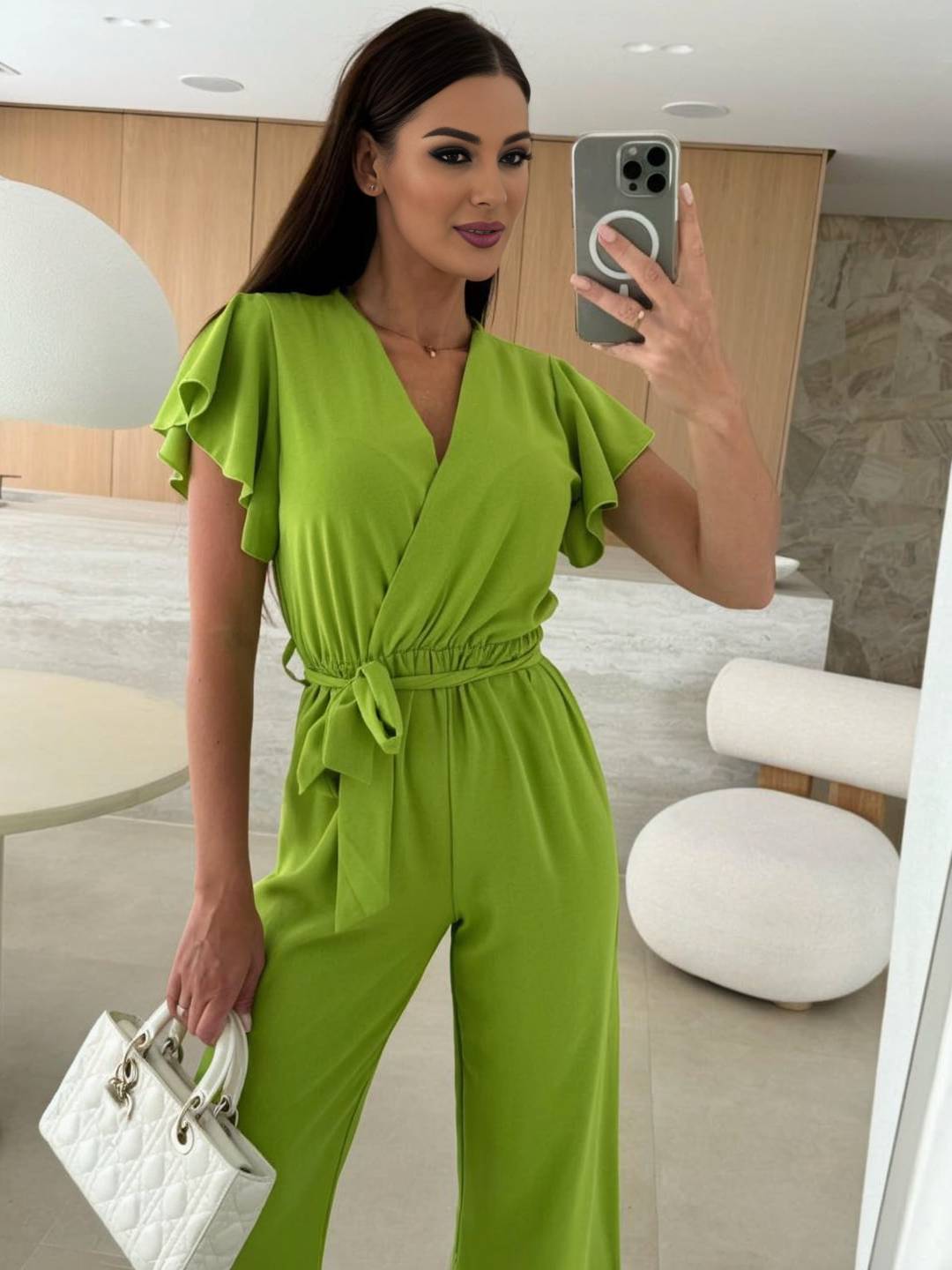 Rochelle Combinaison Femme – Élégante Combinaison Unie avec Décolleté en V, Ceinture & Jambes Amples à Volants