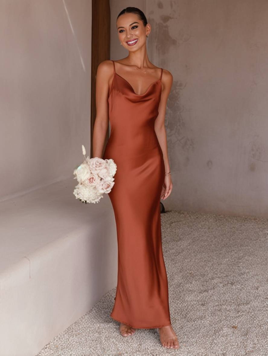 Roselyn Robe de Soirée Femme – Élégante Robe Satinée Sans Manches avec Dos Nu & Bretelles Spaghetti
