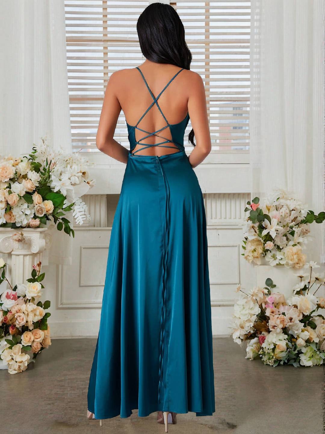 Lorra Robe de Soirée Femme – Élégante Longue Robe Satinée avec Fente, Dos Nu & Bretelles Fines