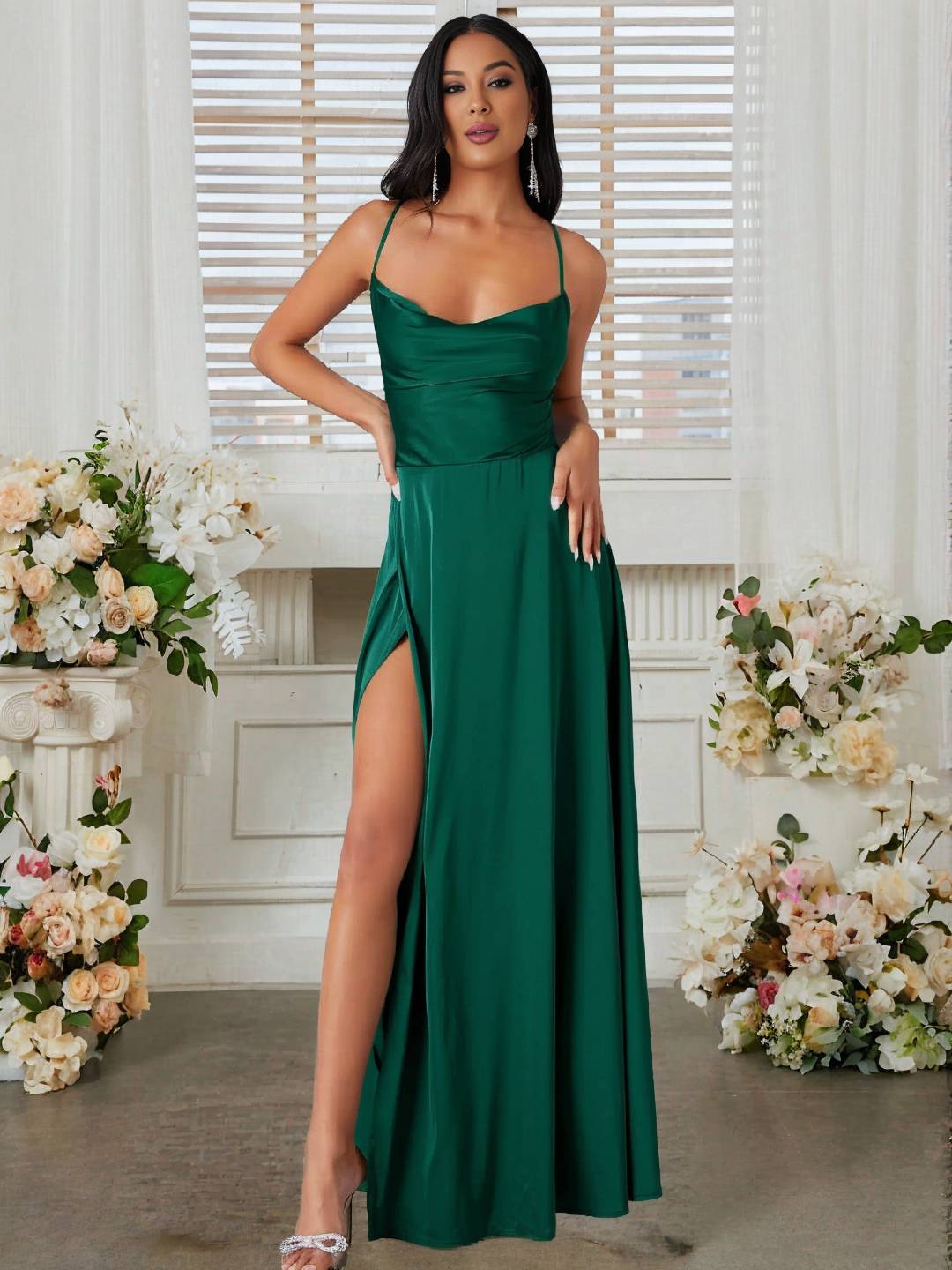 Lorra Robe de Soirée Femme – Élégante Longue Robe Satinée avec Fente, Dos Nu & Bretelles Fines