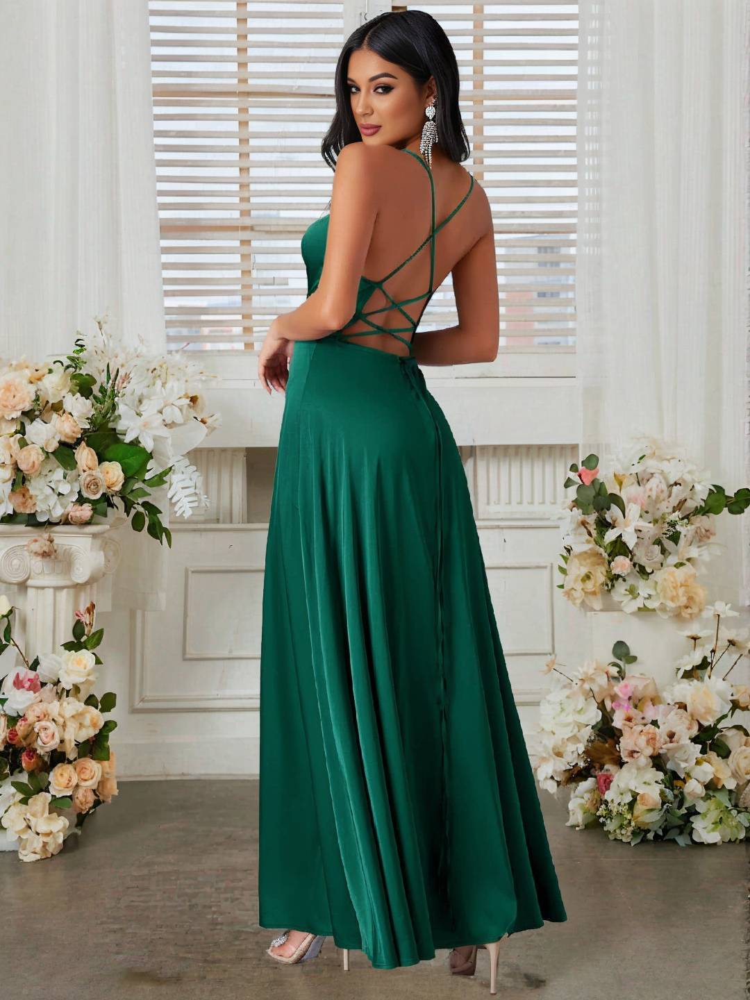Lorra Robe de Soirée Femme – Élégante Longue Robe Satinée avec Fente, Dos Nu & Bretelles Fines