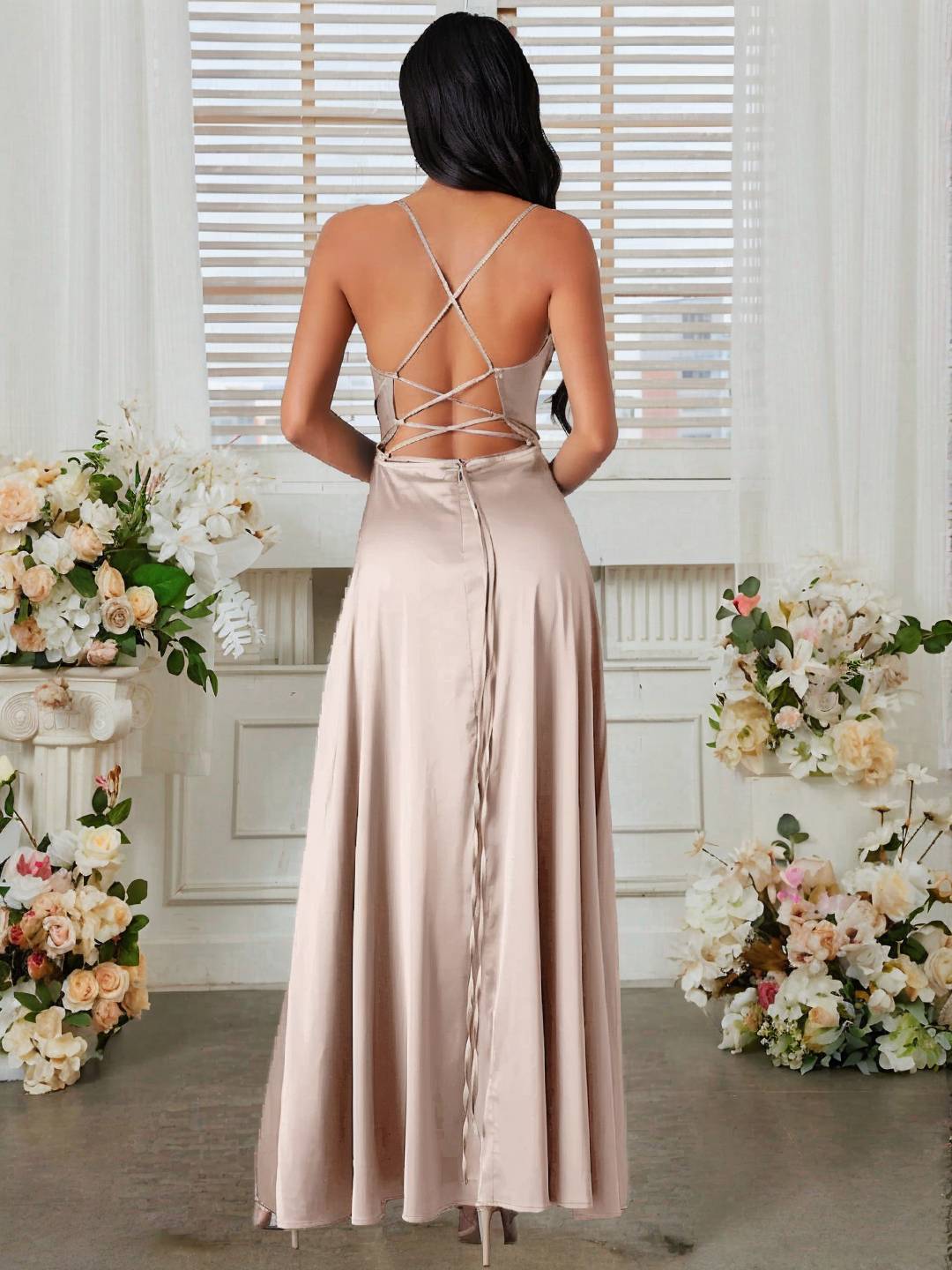 Lorra Robe de Soirée Femme – Élégante Longue Robe Satinée avec Fente, Dos Nu & Bretelles Fines