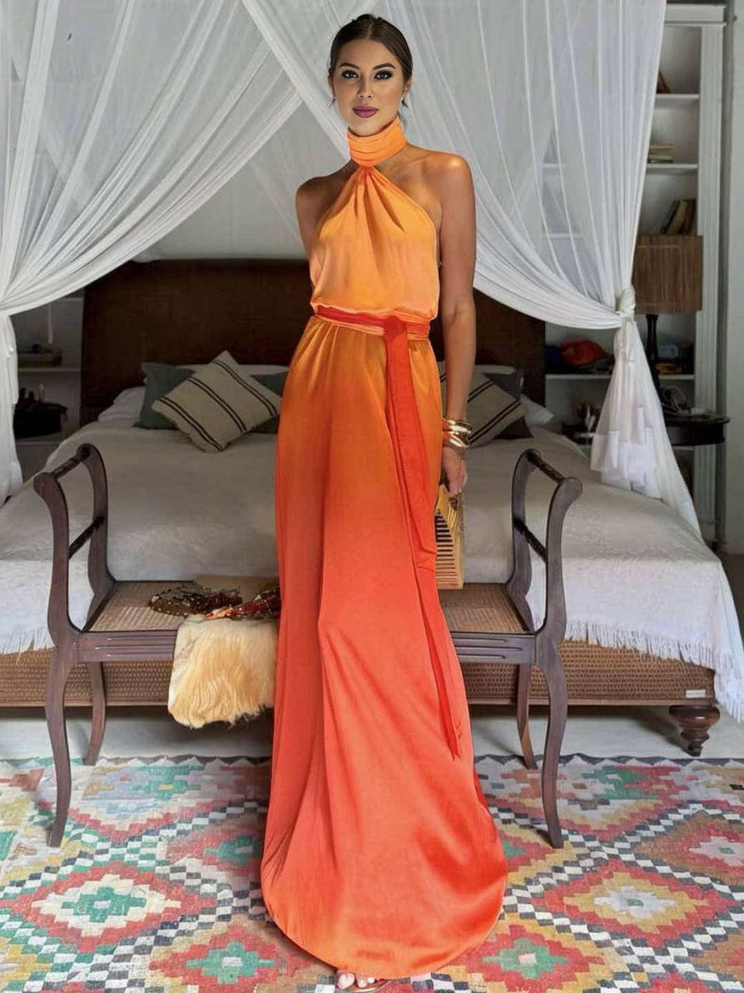 Abito da spiaggia da donna Dione - abito lungo degradato con cave e colletto senza schienale per uno stile estivo