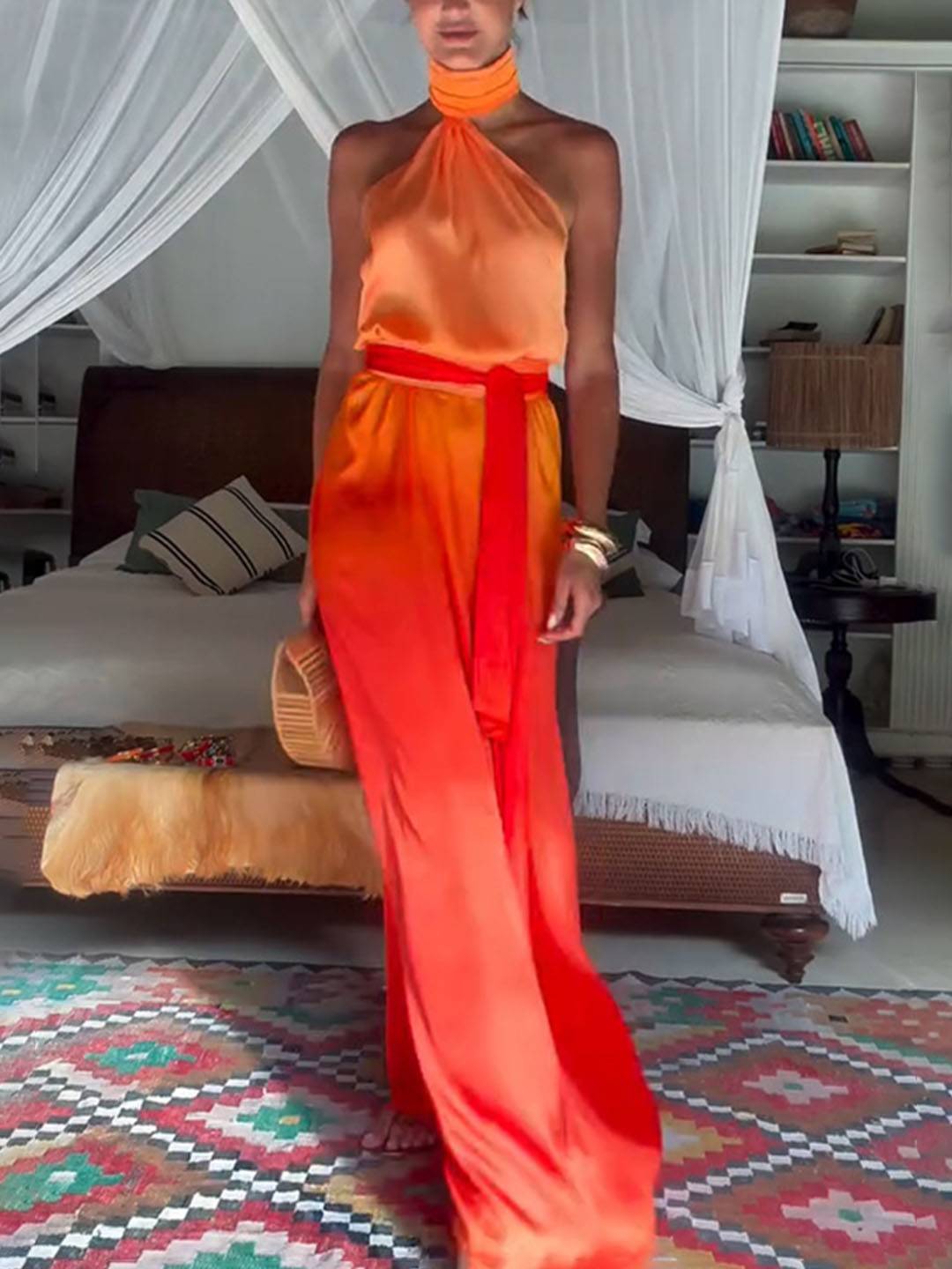 Abito da spiaggia da donna Dione - abito lungo degradato con cave e colletto senza schienale per uno stile estivo