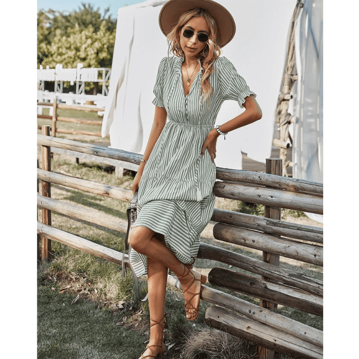 Catarina Robe Midi Looksy – Taille Cintrée & Imprimé Rayé Léger Été