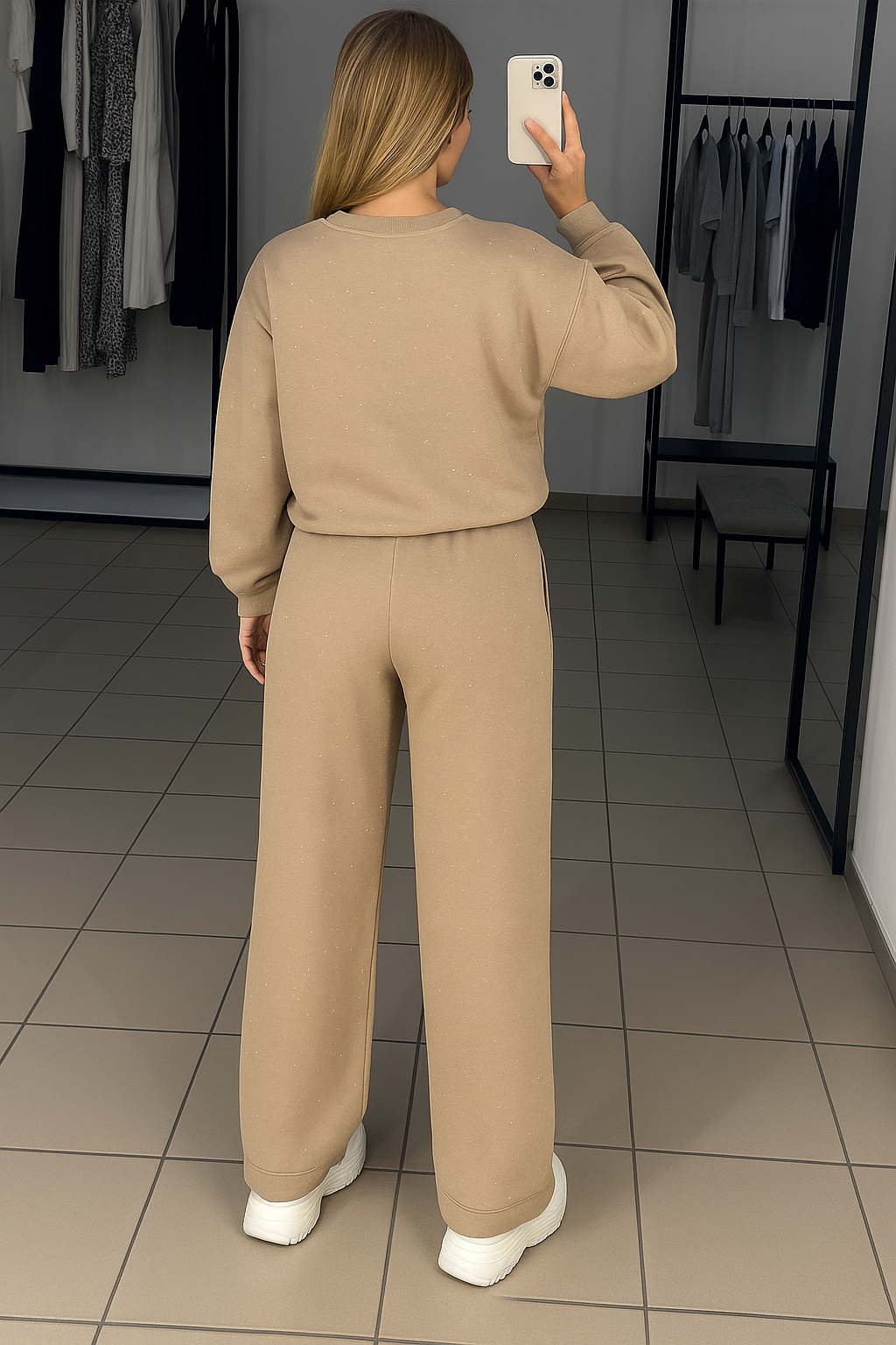 Conjunto de ropa cómoda Aria para mujer – Atuendo confortable con detalles de strass y corte relajado