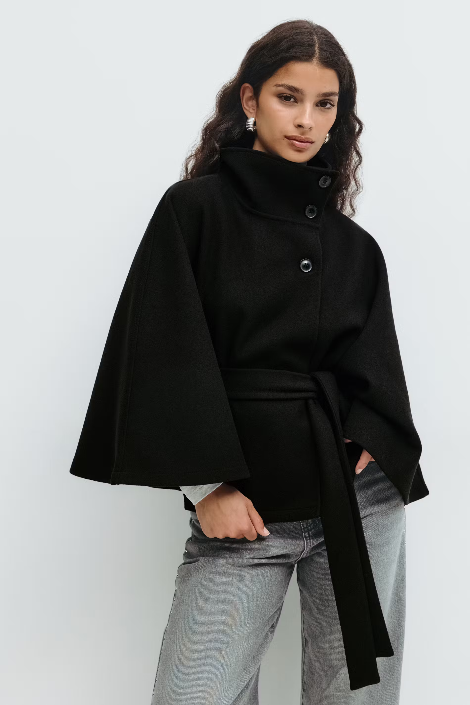 Lilia Milano Damenjacke mit Fledermausärmeln – dicker warmer Polyester-Mantel im eleganten modernen Design