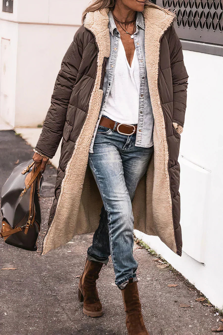 Abrigo Theodora para mujer: un abrigo reversible, elegante y cálido para un estilo versátil.