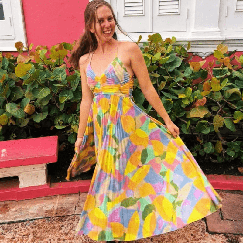 Édith Robe Maxi Plissée Femme – Imprimé Coloré, Bretelles Ajustables & Coupe Fluide