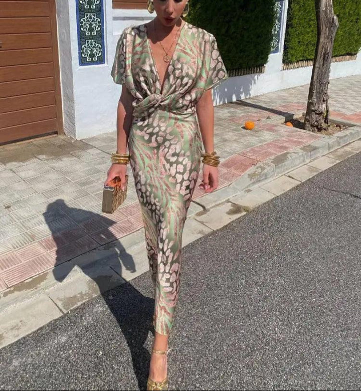 Vestido para mujeres de Lyn Women - elegante vestido en V -ck con detalles retorcidos y corte halagador