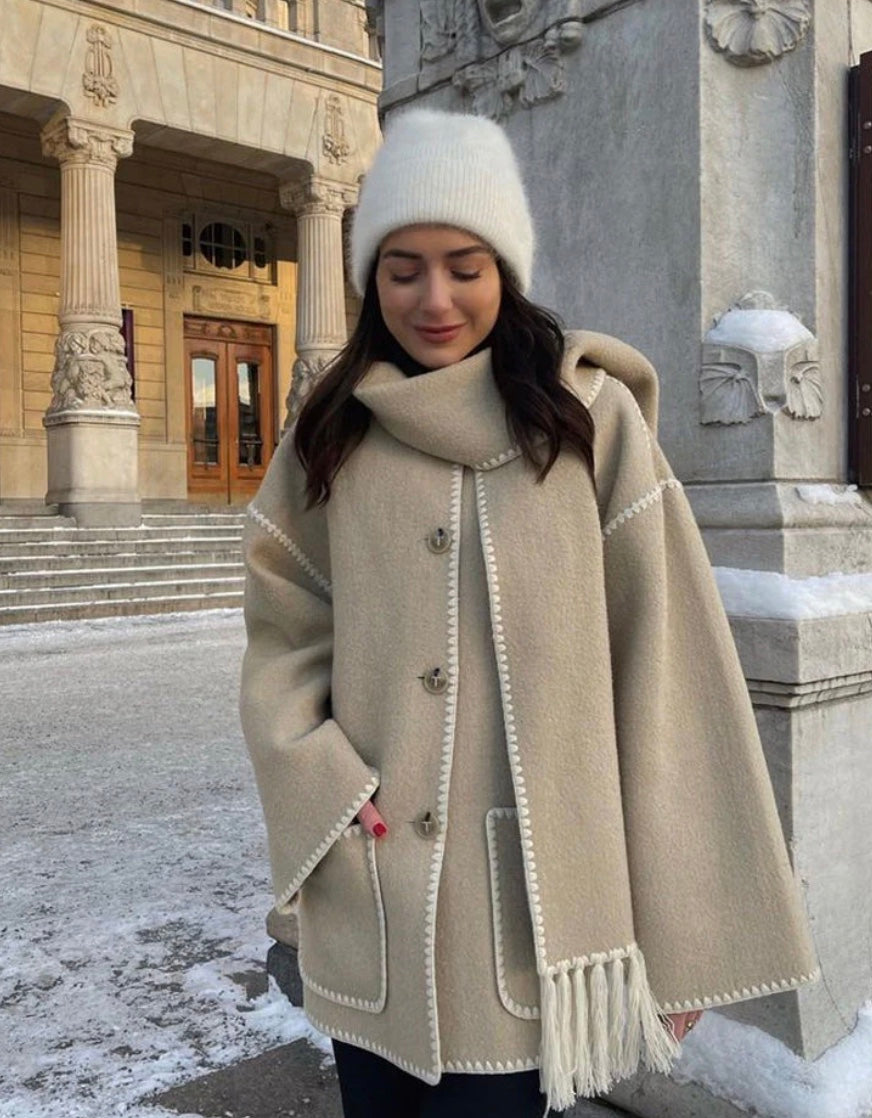 Dámský kabát Georgie s integrovaným šátkem – elegantní plášť z teplého materiálu