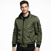 Henry Bomber Herren – Leichte Jacke mit Relaxed Fit und Utility-Tasche am Ärmel