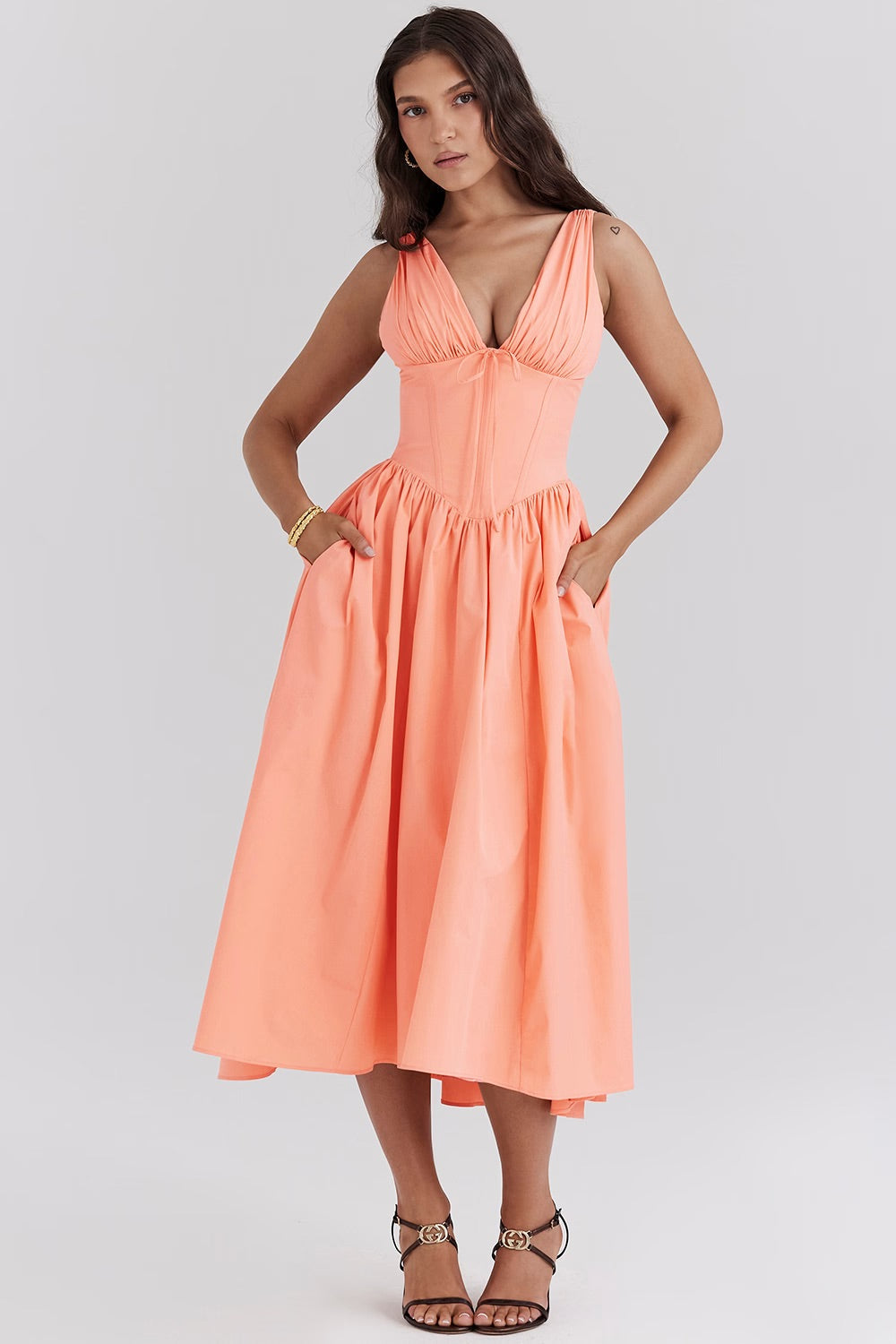 Robe d’Été Femme Mika – Élégante Robe Fleurie avec Coupe Flatteuse & Poches Pratiques