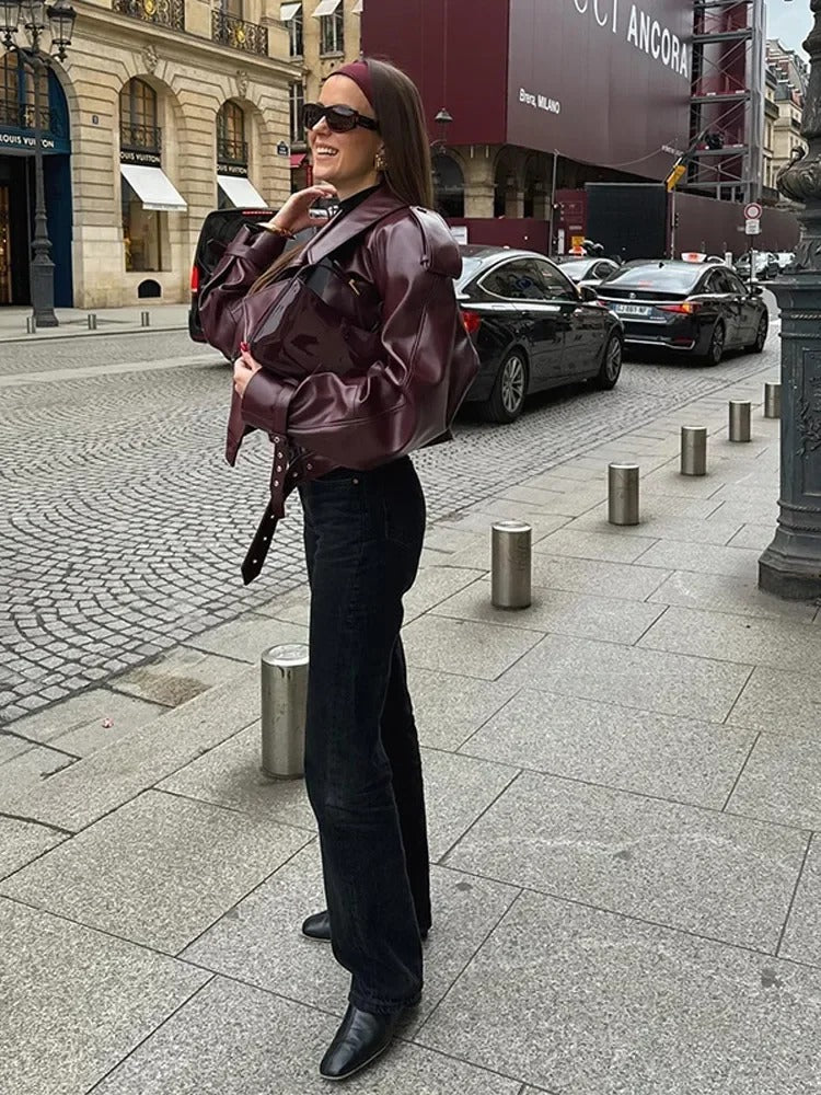 Clara Veste en Cuir Femme – Modèle Court Oversize avec Détails Structurés et Ceinture