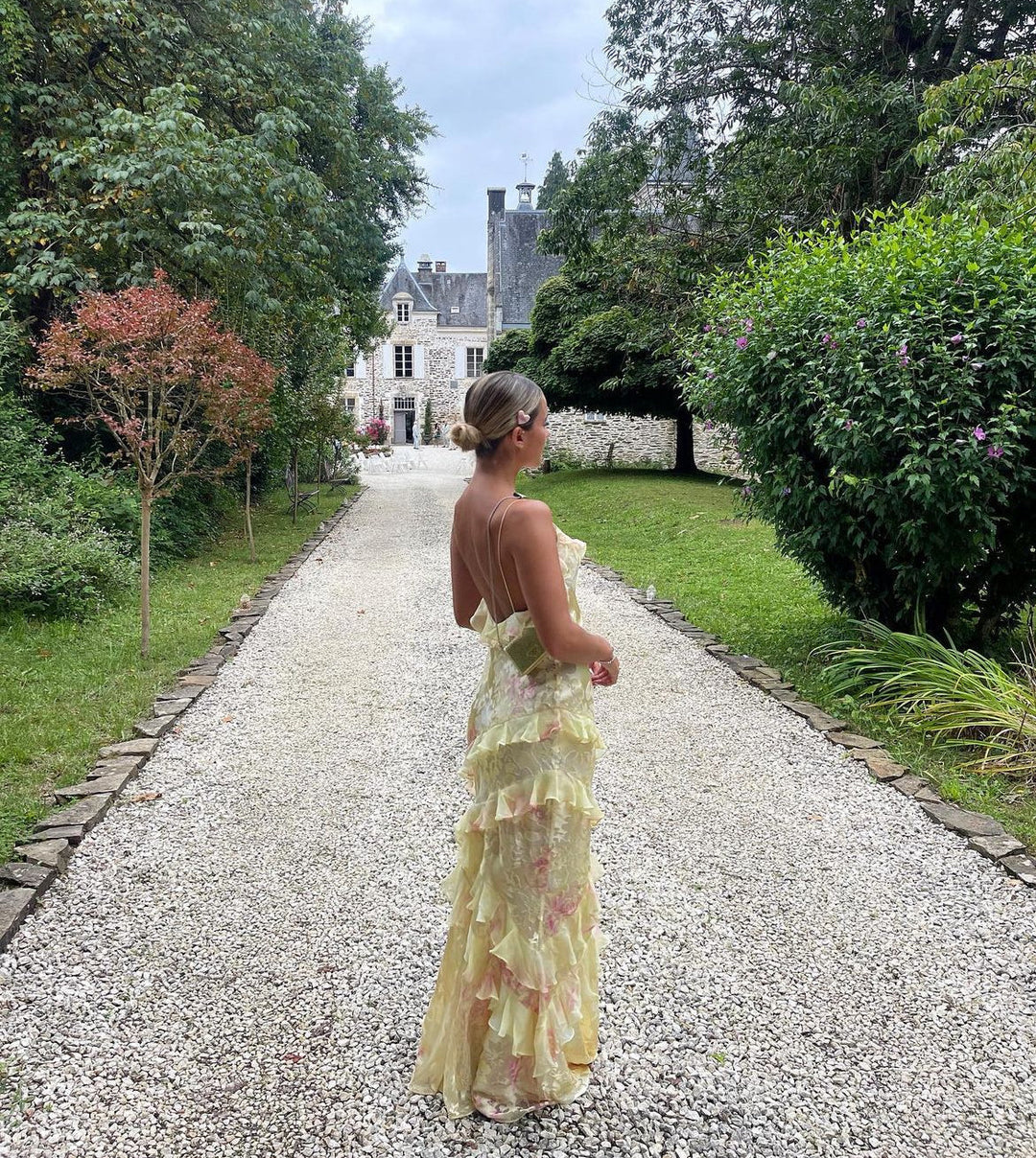 Robe Longue Femme Estella – Élégante Robe à Volants avec Dos Nu & Coupe Fluide