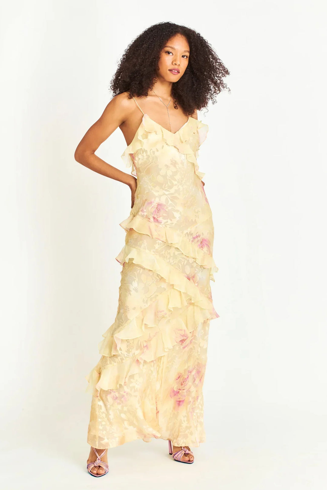 Robe Longue Femme Estella – Élégante Robe à Volants avec Dos Nu & Coupe Fluide