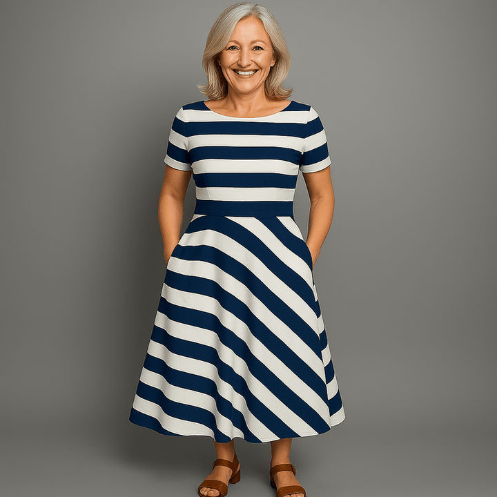 Clara Robe Midi Femme – Robe Rayée à Manches Courtes, Coupe Trapèze & Poches Latérales