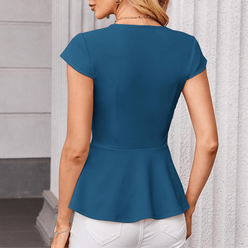 Jaz Blouse Femme Élégante – Col en V, Mancherons, Coupe Structurée & Ourlet Volanté