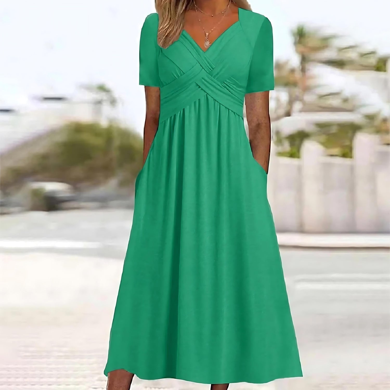 Vestido para mujeres de Queenie Midi - elegante vestido de verano con V y mangas cortas ligeras