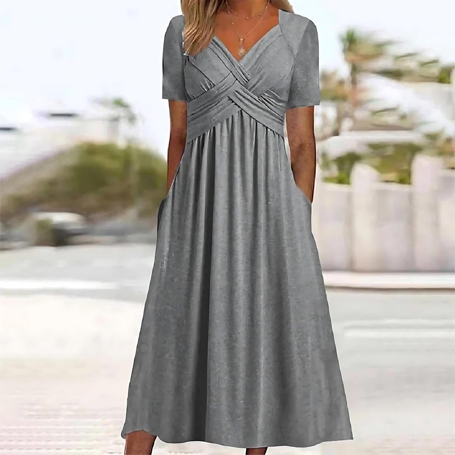 Vestido para mujeres de Queenie Midi - elegante vestido de verano con V y mangas cortas ligeras