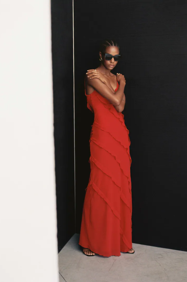 Robe Longue Femme Ashtine – Robe d’Été Légère à Volants avec Jupe à Étages & Look de Plage