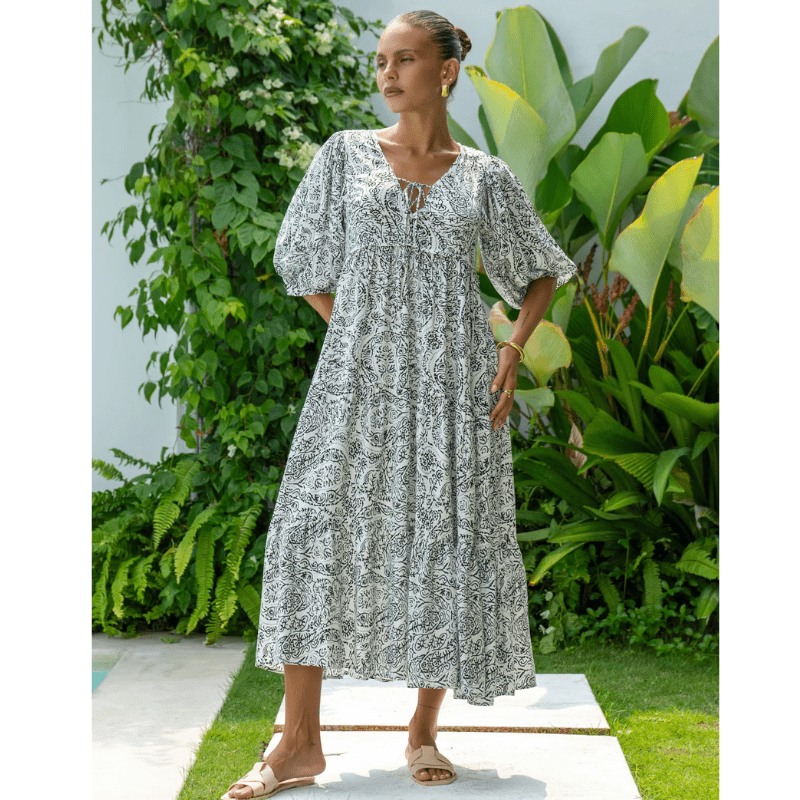 Rosina Robe Longue – Imprimé Bohème Abstrait & Coupe Fluide à Étages