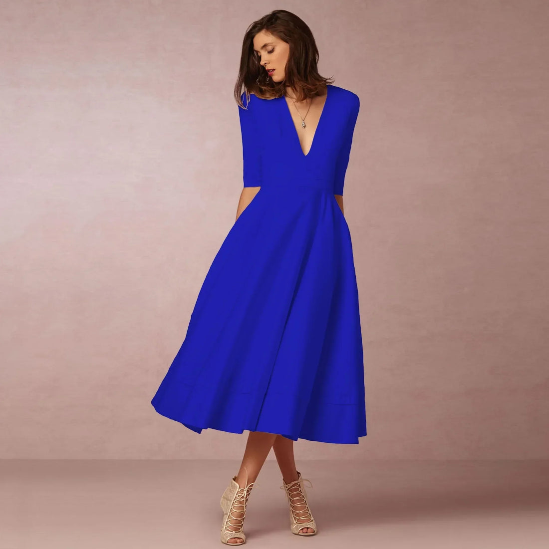 Vestido del mediodía de mujeres marfil: vestido de algodón con elegante corte