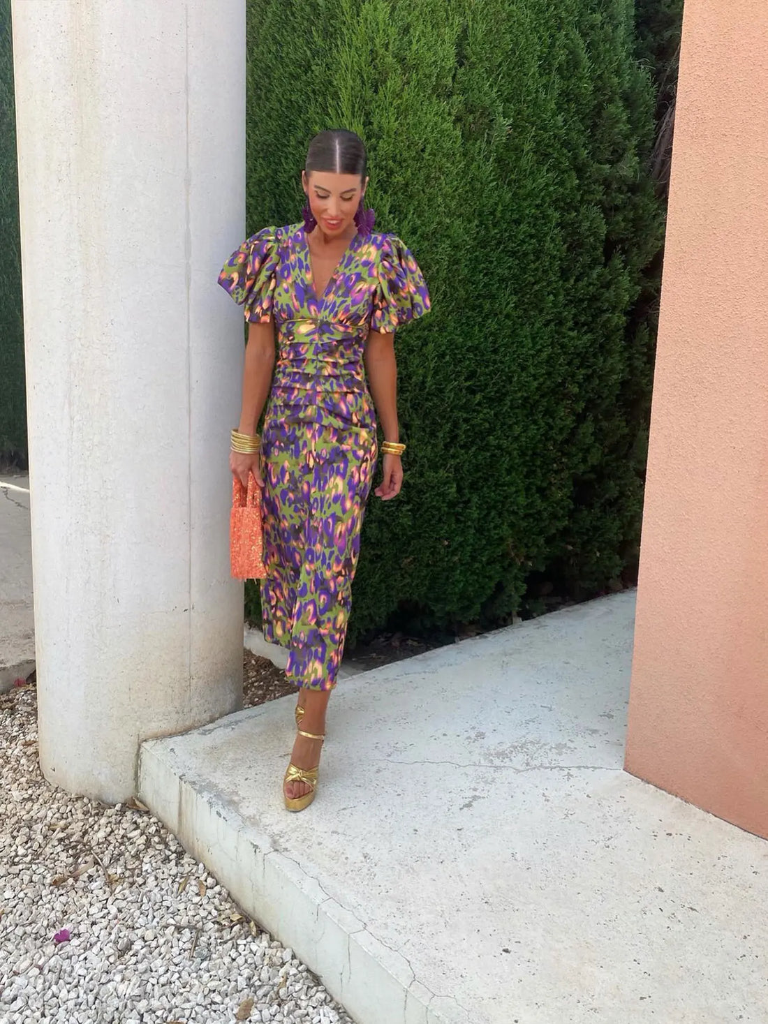 Sophie Robe Midi Imprimée – Manches Bouffantes & Coupe Cintrée Élégante