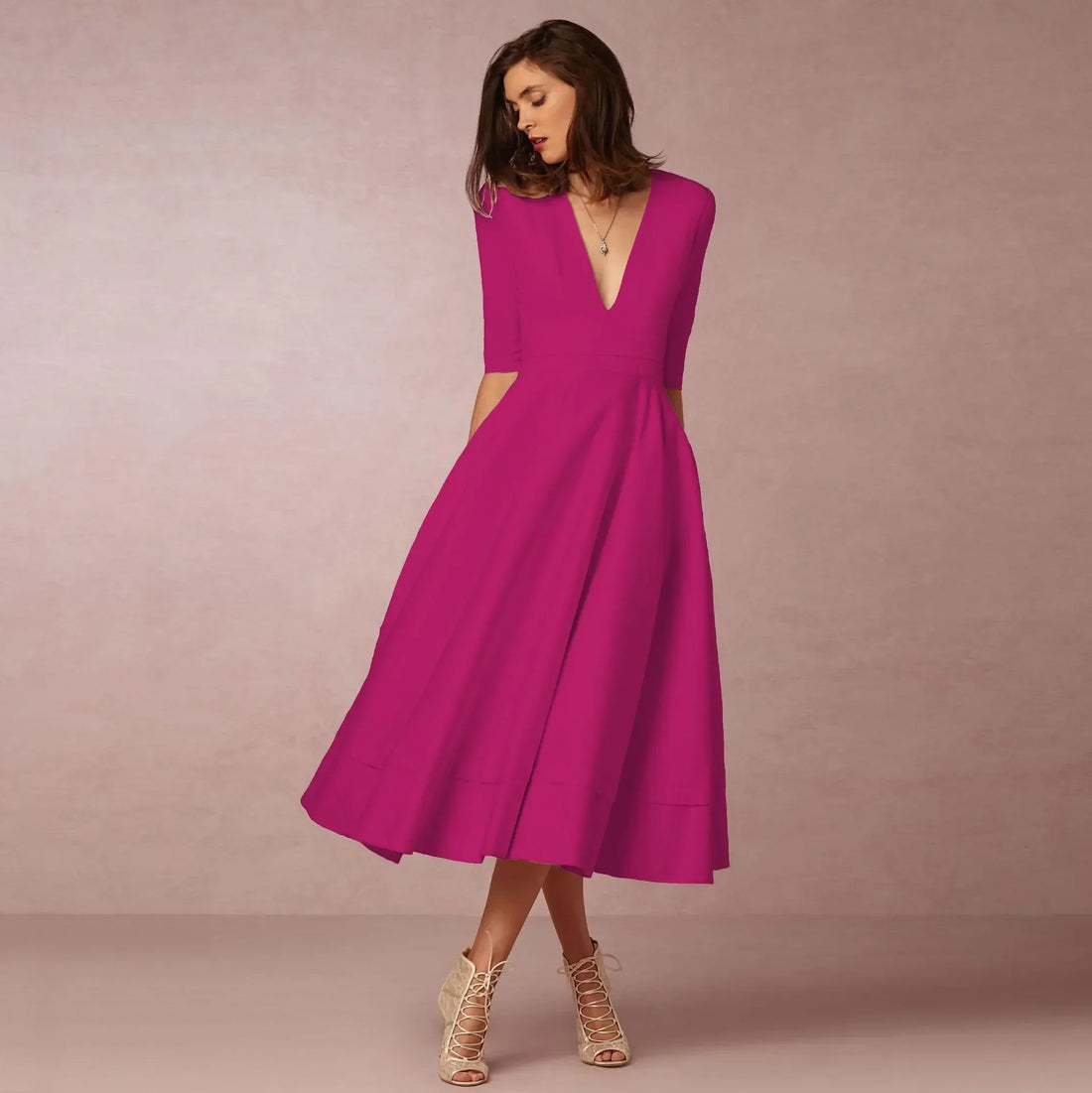 Vestido del mediodía de mujeres marfil: vestido de algodón con elegante corte