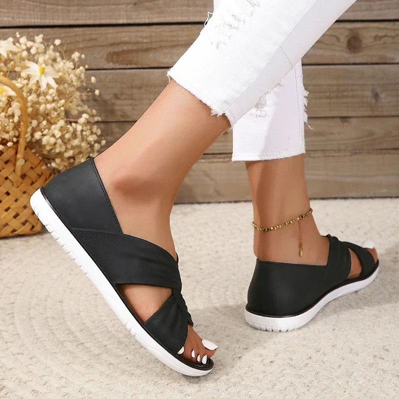Sandalias de mujeres Ombeline: sandalias ortopédicas para ponerse con suela y diseño plano con correas cruzadas